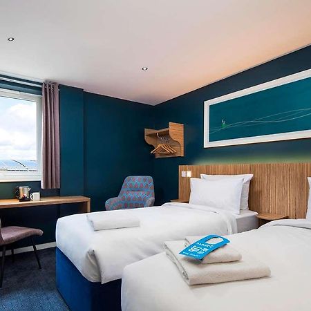 Travelodge London Central Bank Номер фото