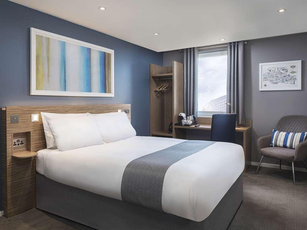 Travelodge London Central Bank Номер фото