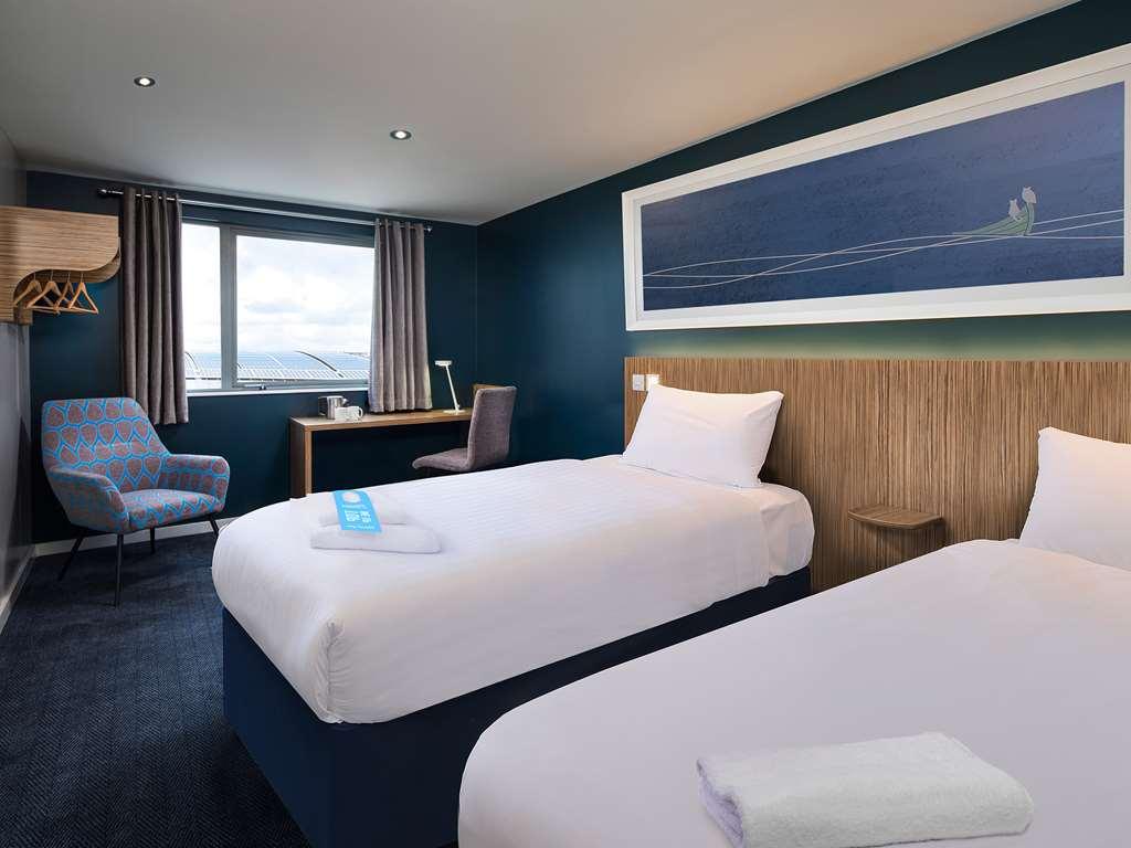 Travelodge London Central Bank Номер фото